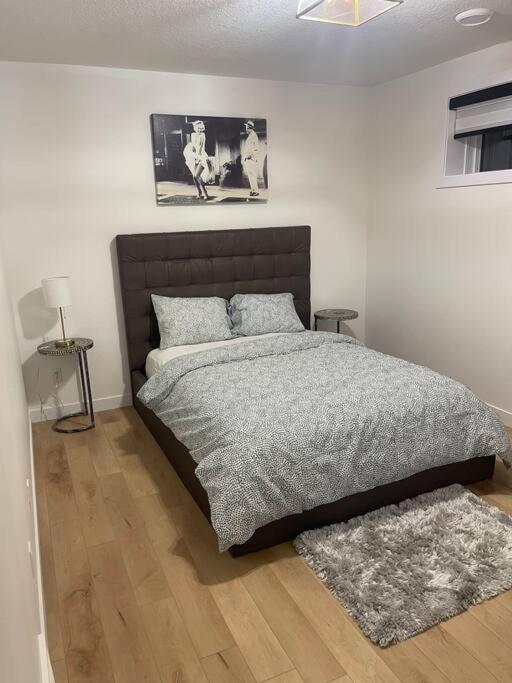 Stylish 2 Bedroom Suite In Sw Edmonton Close To Windermere And Edmonton International Airport Eksteriør billede
